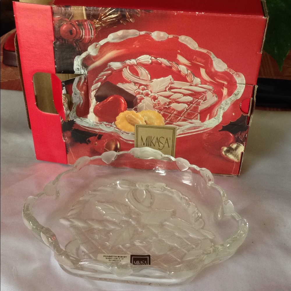 Vintage NIB Mikasa 8 1/4 candy dish